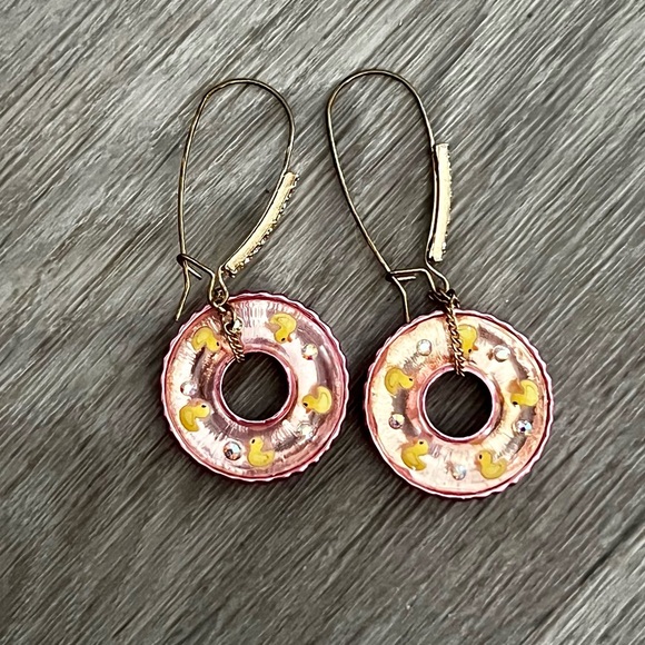 SOLD Betsey Johnson Ducky Printed Floaty Earrings - Picture 2 of 5